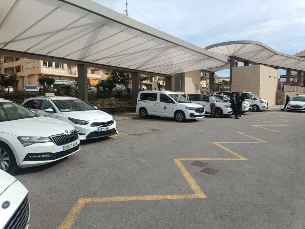 Offizielles Funktaxi Torrox, 24 Stunden verfügbar.